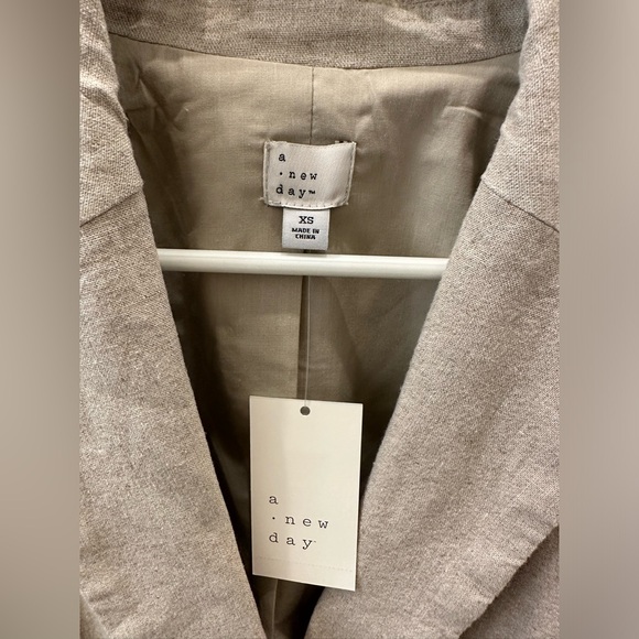 A new Day women’s blazer - Picture 3 of 4